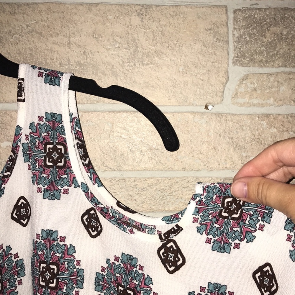✅Arianna Cold Shoulder Top - Picture 2 of 6